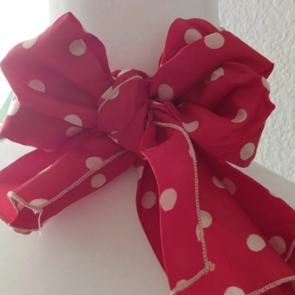 🖐️FREE🖐️Vintage Polkadot neck scarf